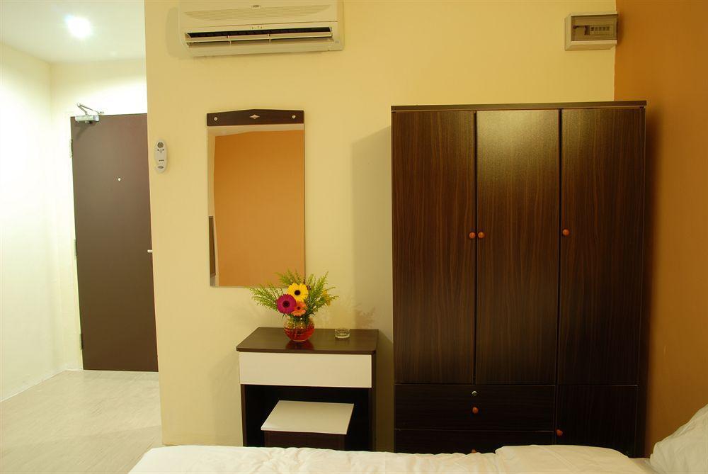 Live Com Hotel Johor Bahru Exterior photo