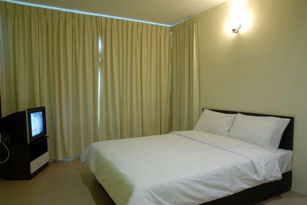 Live Com Hotel Johor Bahru Exterior photo